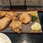 Sumiyaki Izakaya Toriya - 唐揚げ定食@700　唐揚げ大きすぎ！