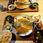 Gemmaishokudou Ban - まごわやさしい玄米と骨無し鯖の味噌煮定食×2