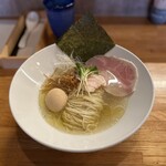 焼き鳥 びんちょう家 - 塩ラーメン850円　トッピング味付け玉子150円