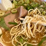 ら～めん山家 - ストレート細麺をズルズルと