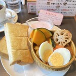 Yotsuba Kohi Shoppu - チキンスープカレーといちごヨーグルト