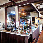 ラ・ポルタブルー - 厨房はオープンキッチン形式で調理の様子が楽しめます