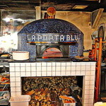 ラ・ポルタブルー - 厨房のＰＩＺＺＡ窯