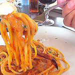 ラ・ポルタブルー - パスタは太めのスパゲッティーニタイプ