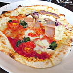 ラ・ポルタブルー - 水牛のモッツアレラ”ＯＣＣ”と自家製メカジキの燻製スパーダのハーフ＆ハーフ