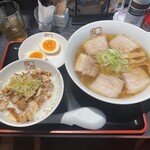 喜多方ラーメン 坂内 - 炙り焼豚ご飯セット」1,170円