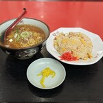 Shisen Inabeten - 炒飯&台湾ラーメン¥750（税込み）