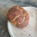 レヴォ - じゃがいもパン。蛍烏賊に合わせて