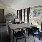 レヴォ - テーブル席