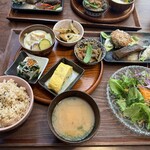 玄米ごはん＆おばんざい 三貴 - 