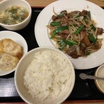 餃子百珍 一味玲玲 - レバニラランチ 餃子２個 1,050円