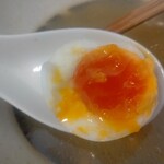 ハレとケ RAMEN RESTAURANT - 黄身が真っ赤っ赤な真っ赤卵(*^▽^*)