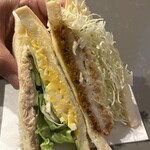サンドイッチ カフェ 奄美 - ツナエッグ＆くせになるチキンカツ