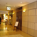 とんかつ武蔵  - 店の入口