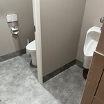 姫路横丁酒場寺尾商店 - 男子トイレ　男女別々のトイレ