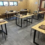 姫路横丁酒場寺尾商店 - テーブル席