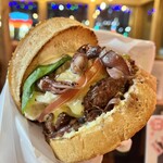 Louis Hamburger Restaurant - ホタルイカチーズバーガー