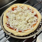 ドミノピザ - 焼く前のピザ！