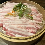 肉ト酒 八丁堀酒場 てっつい - 季節野菜と豚のせいろ蒸し