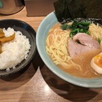 横浜ラーメン 渡来武 - 