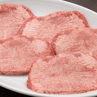 経験豊かな店主おすすめの部位を味わえるおまかせコース