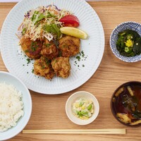 鶏もも肉のスパイス唐揚げ