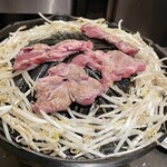 羊肉炭火焼 肉汁屋 - 