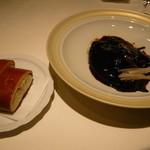 メゾン・ド・ユーロン - ５．遊龍特製 フカヒレの姿煮込み～銀絲捲（揚げパン）と共に～　2014.2.1x