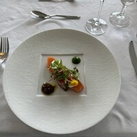 THE KOBECRUISE コンチェルト - サーモンマリネ エピスとハーブの香り 季節の野菜添え