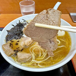 肉煮干中華そば 鈴木ラーメン店 - 煮豚系の豚肩ロースチャーシュー