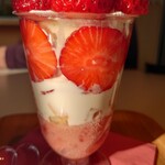 FRUIT HOUSE 本店 - パフェのcupの断面部分♡(*´・ω-)b♡