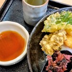 アンデルセン レストラン - 広島へそ丼の県産舞茸と野菜の天ぷら