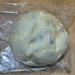 成城石井 BAKERY - 京丹波大納言と黒豆の塩バターあづきパン