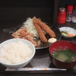 居酒屋 ひろき - 日替りランチ 豚生姜焼きとエビフライ定食