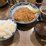 Hashiya - ロースカツ定食750円