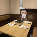 Teppan didoriyaki TARO - テーブル4人席①