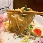 麺屋 たにぐち - 特製鶏白湯塩らーめん麺アップ