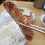 かし亀 - 脂身の甘さ引き立つ柔らかカツ