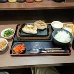 Kandounonikutokome - チキンステーキとハンバーグ　
