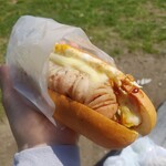 今屋のハンバーガー - [2024年4月　訪問]フランクエッグチーズ 500円。とろけるチーズとジューシーでボリューミーなフランク、半熟の目玉焼きが相性抜群。