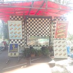 今屋のハンバーガー - [2024年4月　訪問]チェック柄の時は営業する合図です。(お休みの時は緑色)