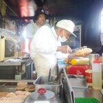 今屋のハンバーガー - [2024年4月　訪問]助っ人がいるものの、調理は宇宙人のワンオペです。