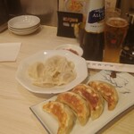 青山餃子房 笹塚店 - 