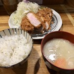 242824354 - ランチ限定のロースカツ定食