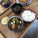 牛農家直営 うし煮込み 磯田屋 - 