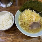 家系ラーメン まこと家 - ネギラーメンのり増、ライス 1,400円