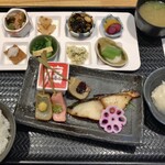 産直鮮魚と炊きたて土鍋ご飯の居酒屋 市場小路 - 