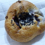 ブリエ - クルミのあんぱん ¥150