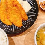 三陽食堂 - 噂のアジフライ食べ放題定食