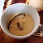 デン - ◯茶碗蒸し
熱々の状態で出てきた

具材は椎茸、ちくわ、鶏肉で
鶏肉の旨味がシッカリと出ていて美味しい味わい